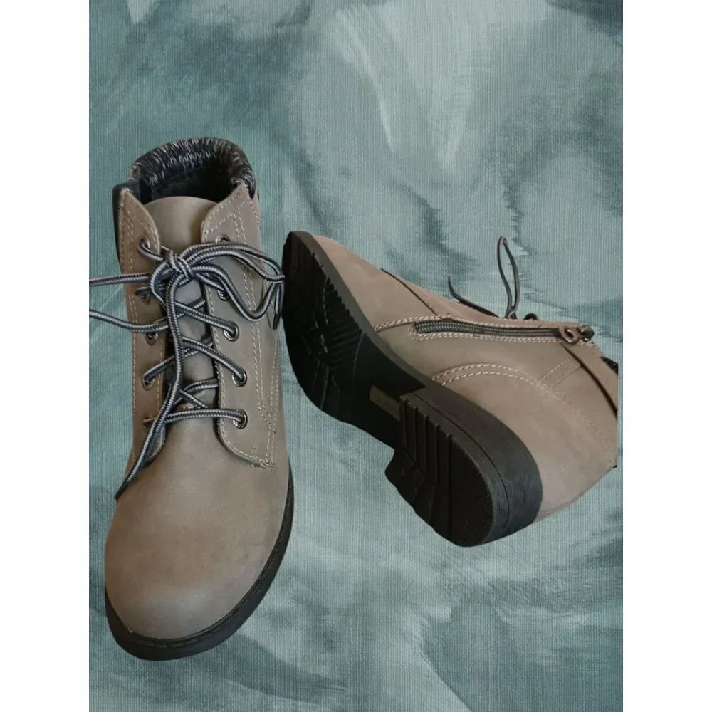 Sporto Womens Faux Suede Ankle Boots With Knit Collar & Lace-Up 7.5M gray color